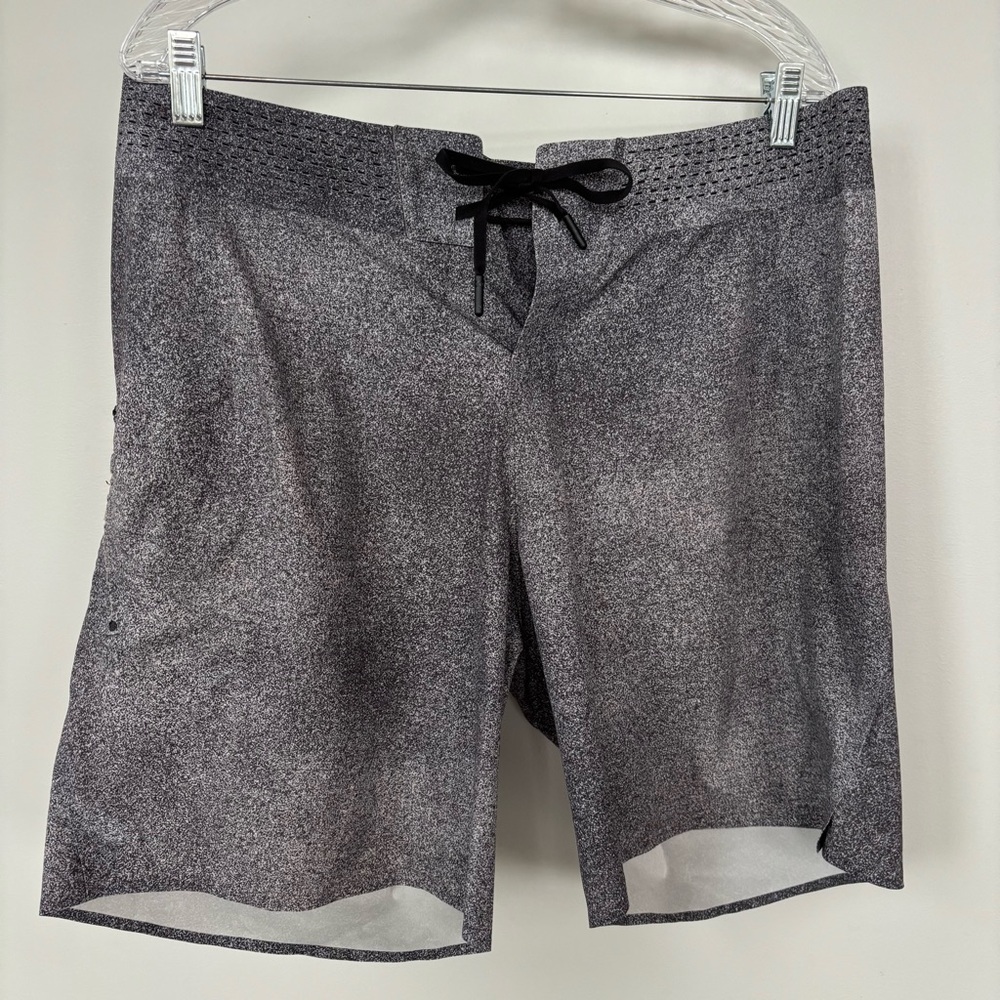 Lululemon‎ Current State Shorts Men’s Size 34